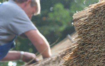 professional Cefn Y Crib thatchers